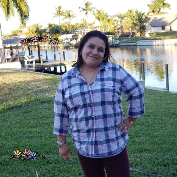 Meet your Posher, Gloria - Picture 1 of 1